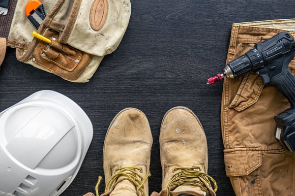 builder-clothes-worker-uniform-wooden-background-flat-lay